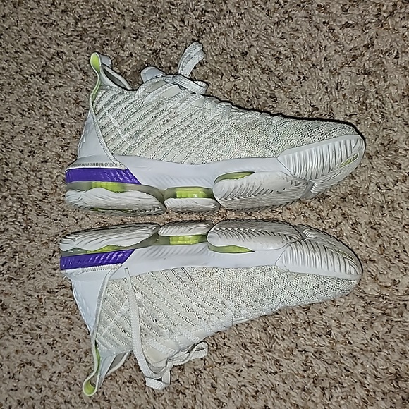 NIKELeBron 16 Buzz Lightyear Athletic Sneakers - Picture 6 of 9